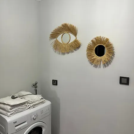 In The City Center Square 아파트 트라존